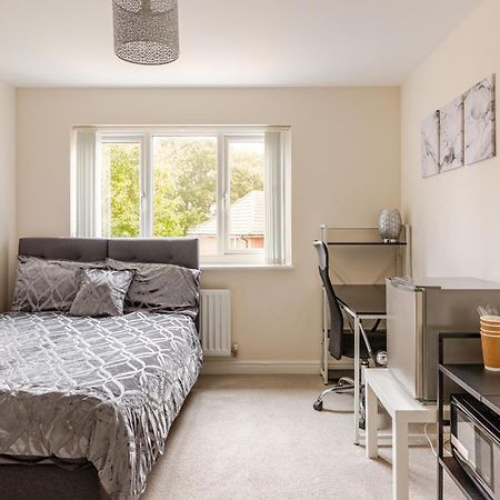 Large Double Room & Private Ensuite Bathroom, Badbury Park, Swindon, Near Great Western Hospital Luaran gambar