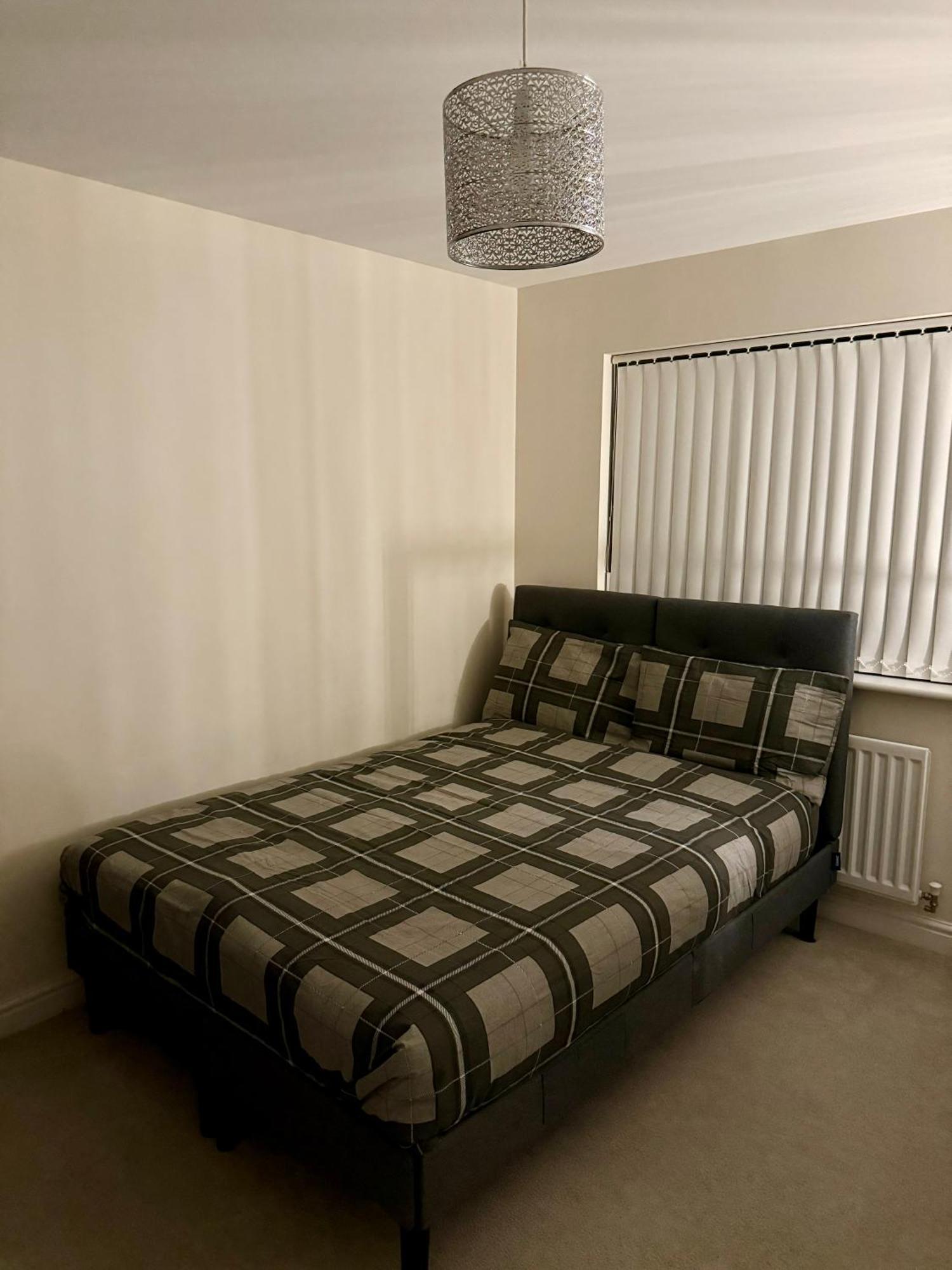 Large Double Room & Private Ensuite Bathroom, Badbury Park, Swindon, Near Great Western Hospital Luaran gambar