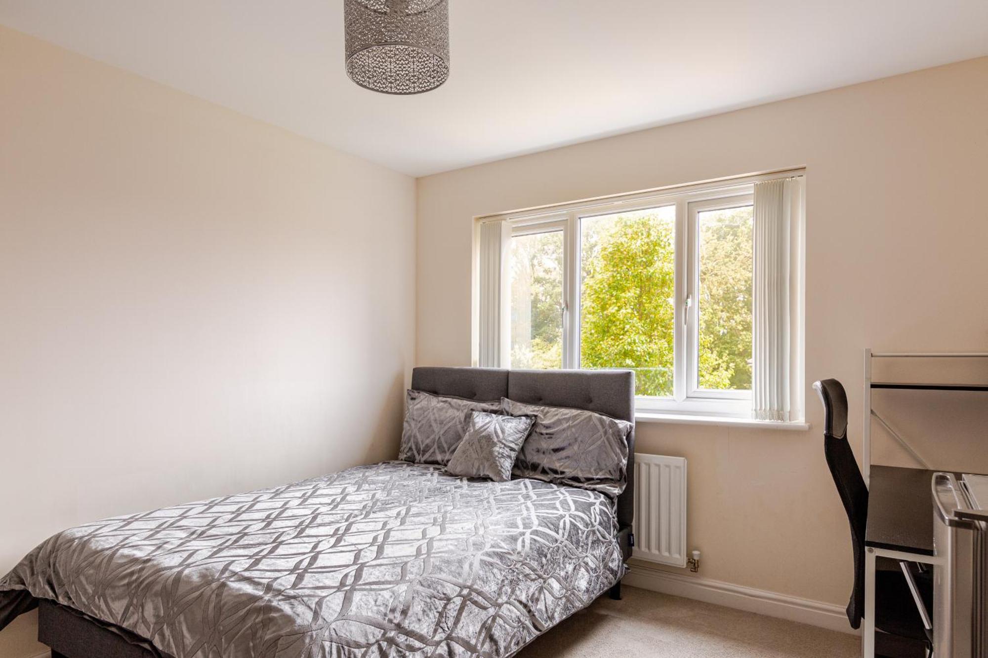 Large Double Room & Private Ensuite Bathroom, Badbury Park, Swindon, Near Great Western Hospital Luaran gambar